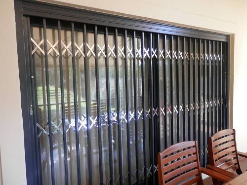 Grilaje securitate pentru usi mari